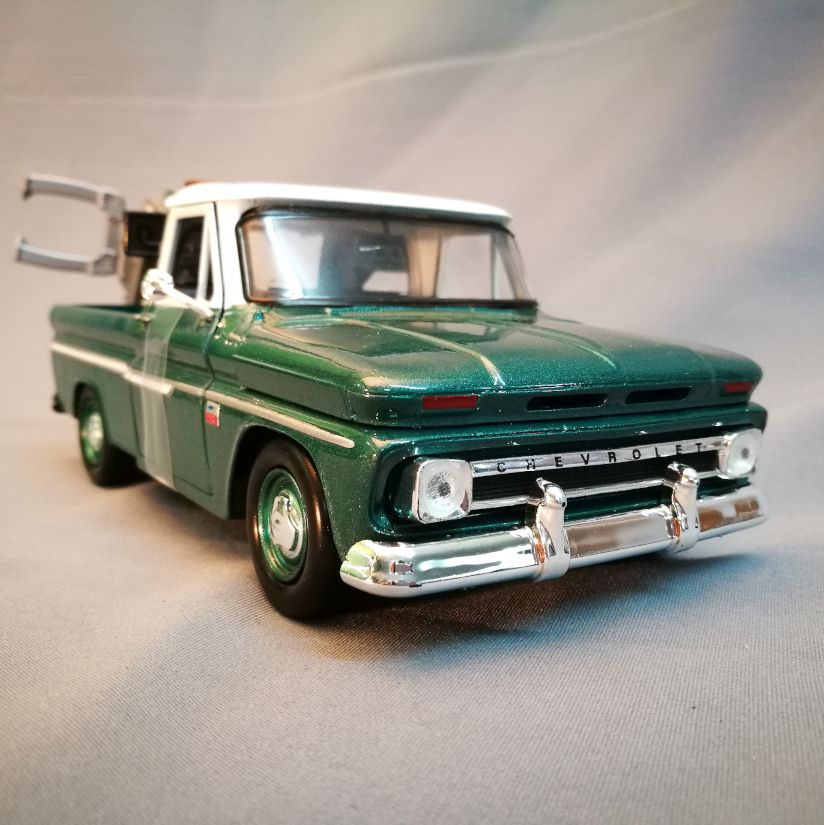 Truck Chevy scale 1/24