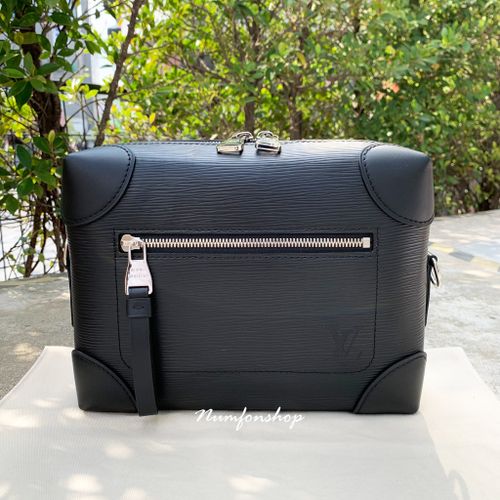 Louis Vuitton Supple Trunk Messenger Bag Epi Leather Black